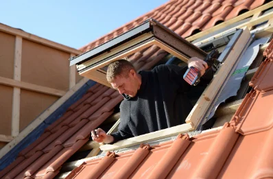 Pose de fenêtres de toit Velux à Bischholtz
